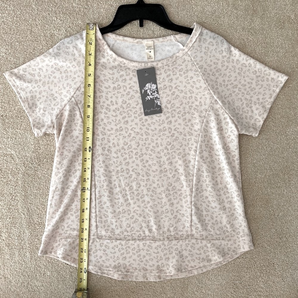 NWT Lovely Leopardess Top in Taupe